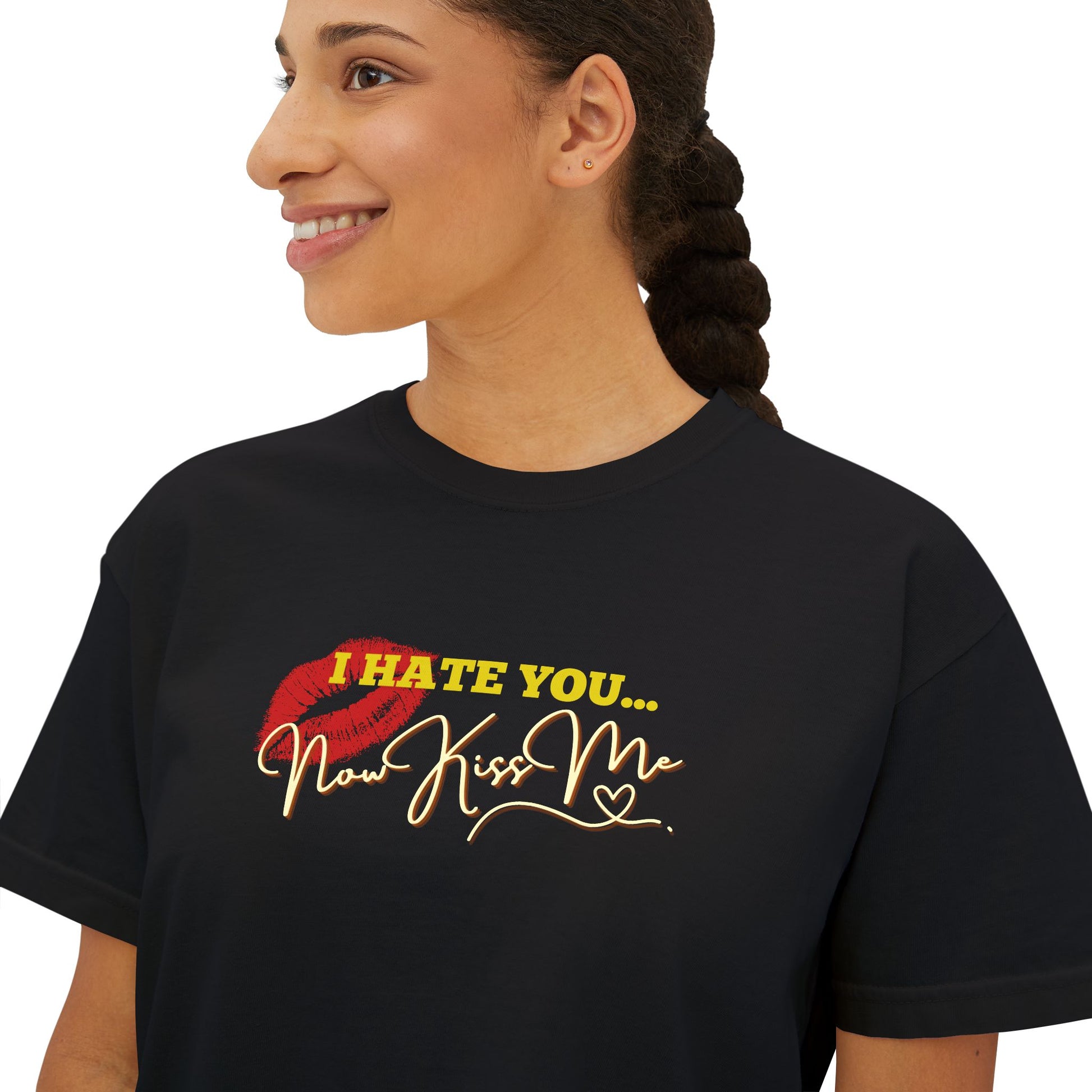 I_Hate_You..._Now_Kiss_Me_Boxy_Tee_Mockup_Black