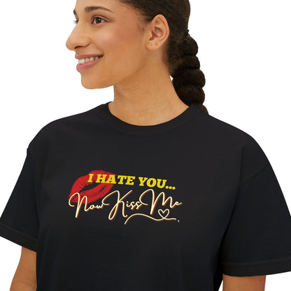 I_Hate_You..._Now_Kiss_Me_Boxy_Tee_Mockup_Black