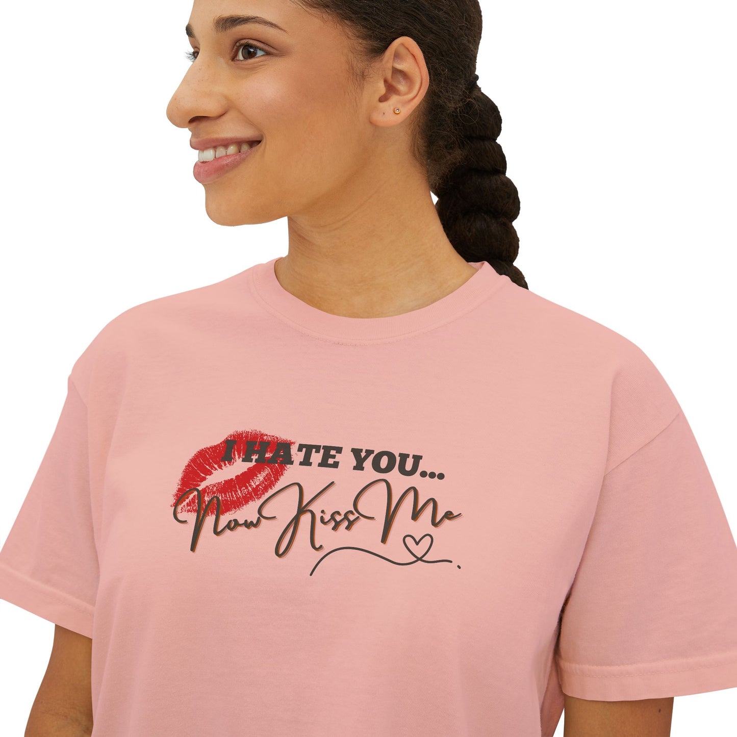 I_Hate_You..._Now_Kiss_Me_Boxy_Tee_Mockup_Peachy