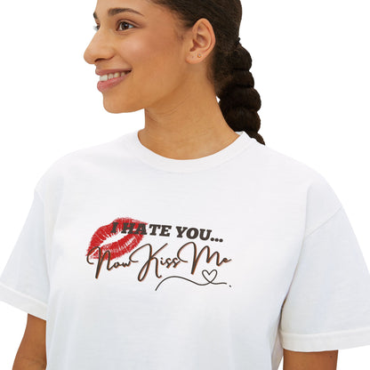 I_Hate_You..._Now_Kiss_Me_Boxy_Tee_Mockup_White