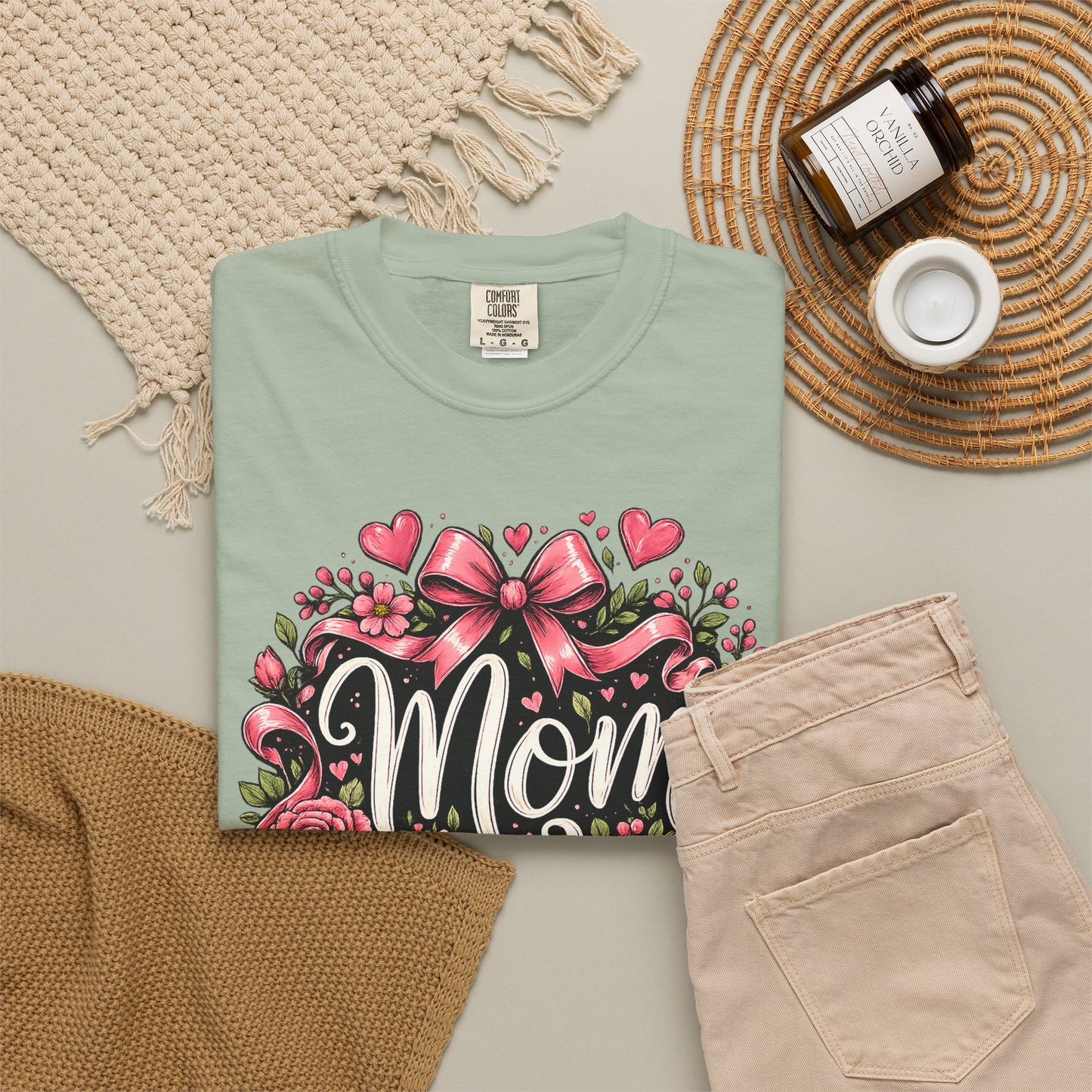 Mom_Floral_T-Shirt_Heart_and_Book_Bay