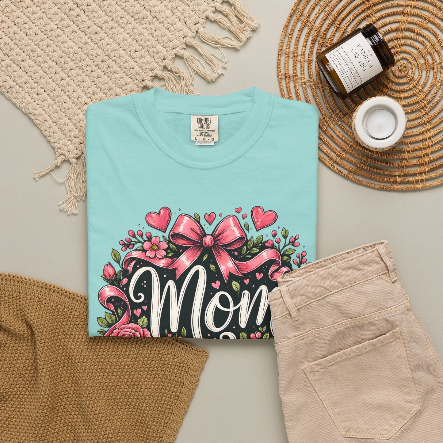 Mom_Floral_T-Shirt_Heart_and_Book_Chalky_Mint