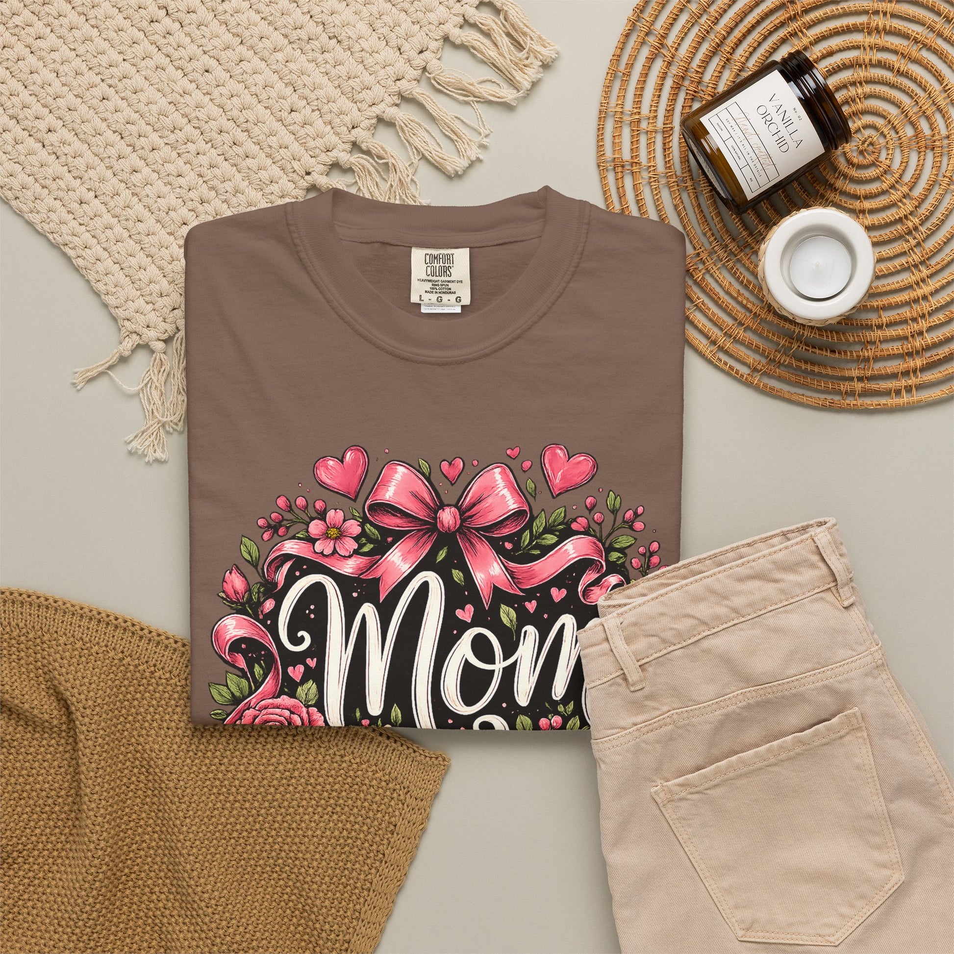 Mom_Floral_T-Shirt_Heart_and_Book_Espresso
