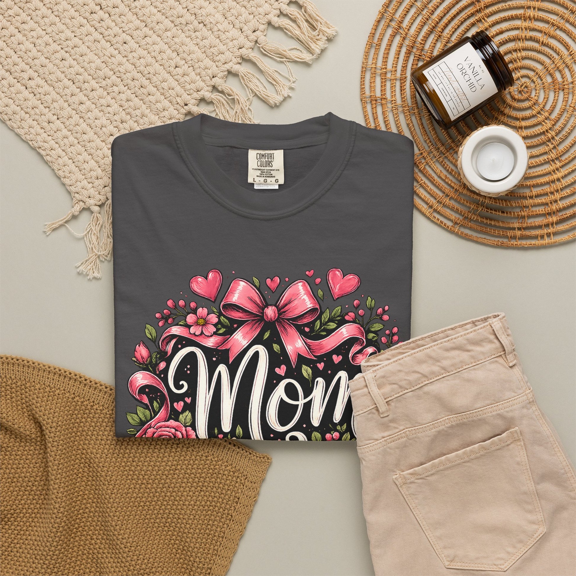 Mom_Floral_T-Shirt_Heart_and_Book_Graphite