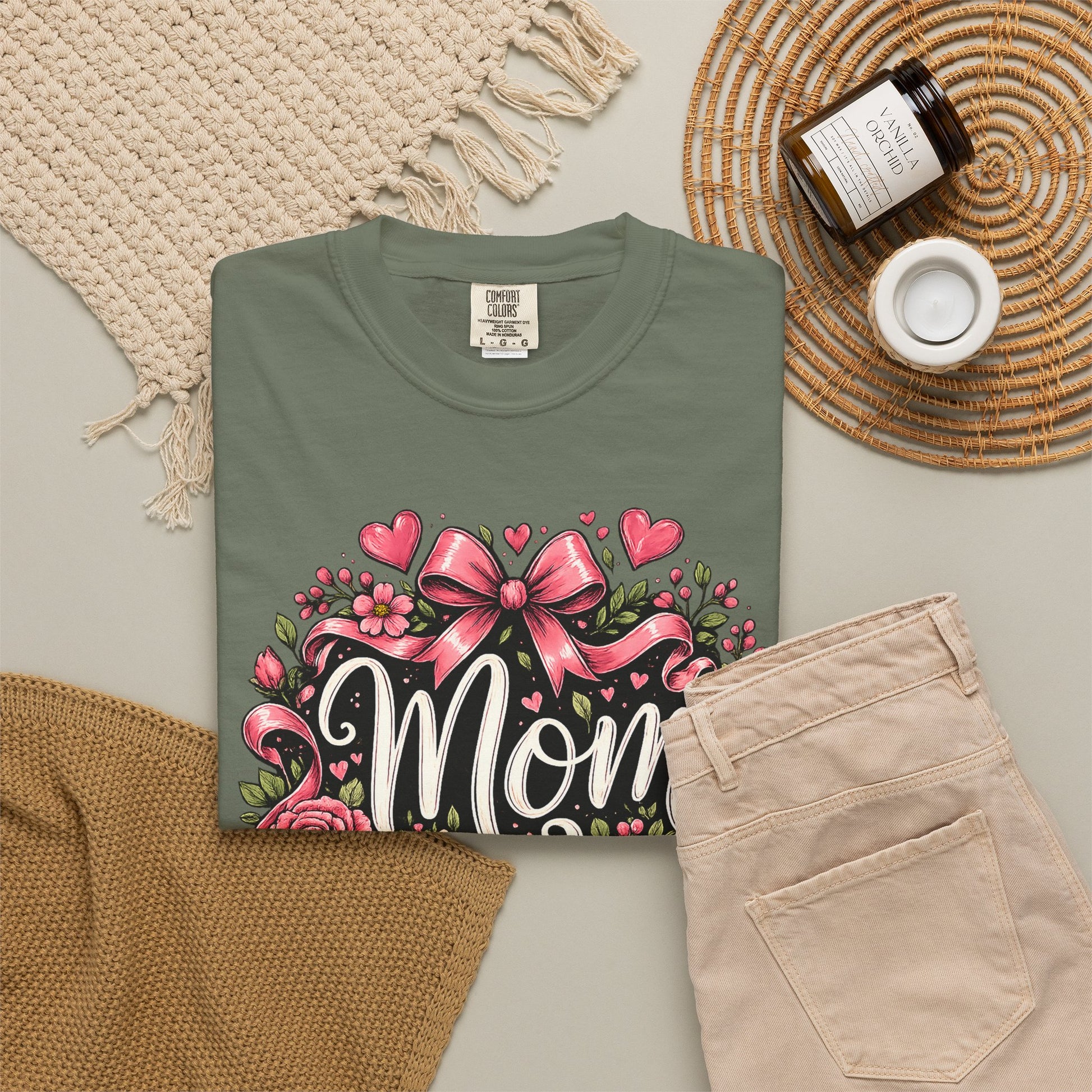 Mom_Floral_T-Shirt_Heart_and_Book_Moss