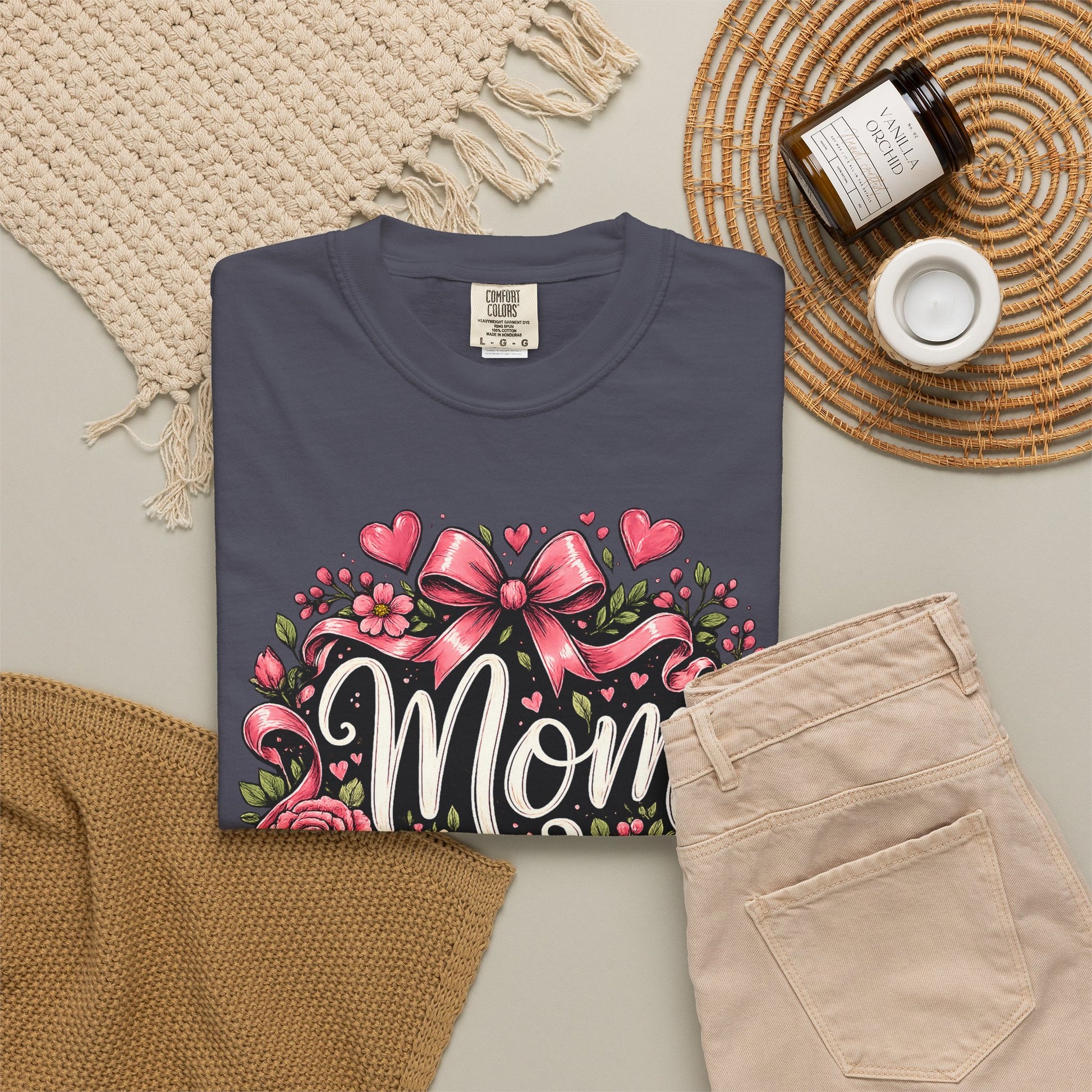 Mom_Floral_T-Shirt_Heart_and_Book_Navy